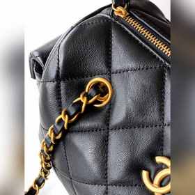 Сумка CHANEL из овечьей кожи в форме б