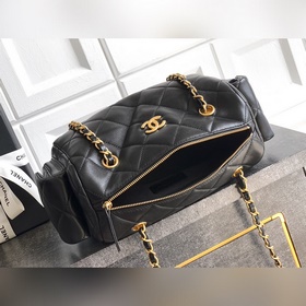 Сумка CHANEL из овечьей кожи в форме б