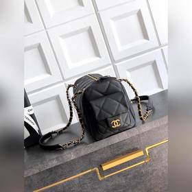 Сумка CHANEL «Боулинг» из кожи цвета «