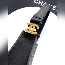 Черная сумка CHANEL 26x сияет звездным