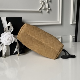 Сумка Chanel 26S из матовой кожи, моде