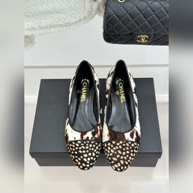 Сандалии CHANEL из серии «Double C Pat