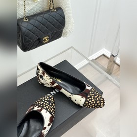 Сандалии CHANEL из серии «Double C Pat