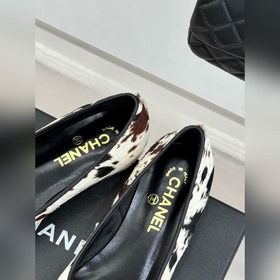 Сандалии CHANEL из серии «Double C Pat
