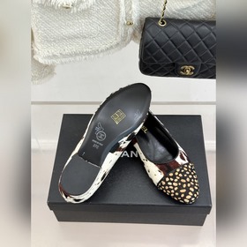 Сандалии CHANEL из серии «Double C Pat
