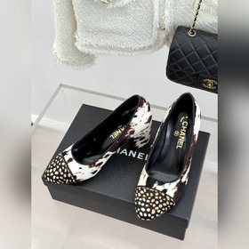 Сандалии CHANEL из серии «Double C Pat