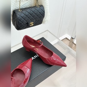 Двухцветные туфли-мери-джейн CHANEL с 