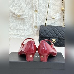 Двухцветные туфли-мери-джейн CHANEL с 