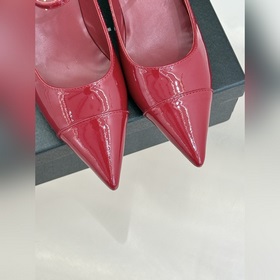 Двухцветные туфли-мери-джейн CHANEL с 