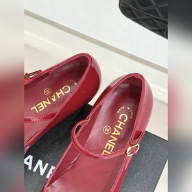 Двухцветные туфли-мери-джейн CHANEL с 