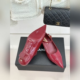 Двухцветные туфли-мери-джейн CHANEL с 