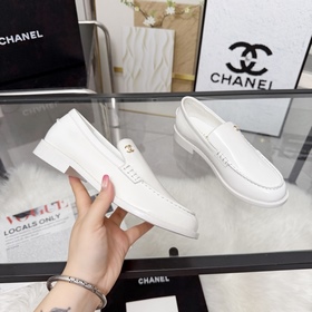 Модель лодочек CHANEL из новой коллекц
