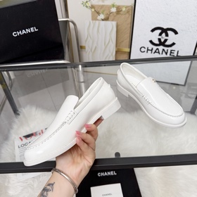 Модель лодочек CHANEL из новой коллекц