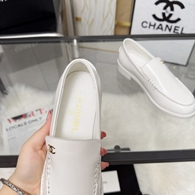 Модель лодочек CHANEL из новой коллекц