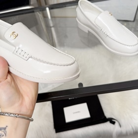 Модель лодочек CHANEL из новой коллекц