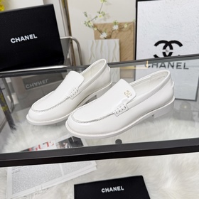 Модель лодочек CHANEL из новой коллекц