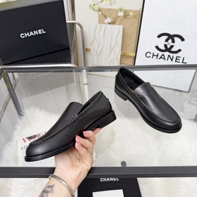 Модель лодочек CHANEL из новой коллекц