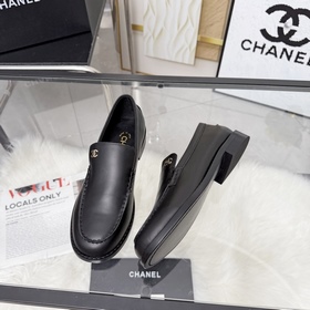 Модель лодочек CHANEL из новой коллекц
