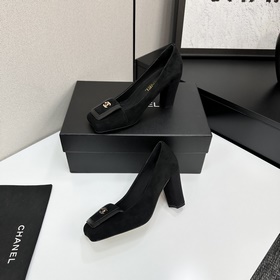 Chanel 2026 — незаменимый элемент осен