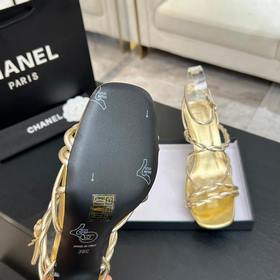 Сандалии CHANEL 26P с двойным «С» и то