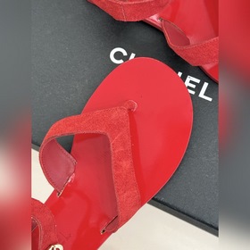 Минималистичные сандалии CHANEL с пере