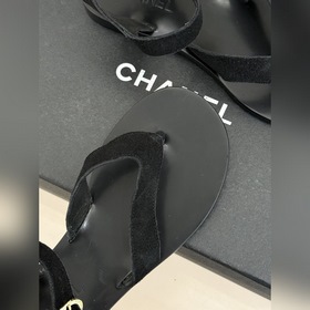 Минималистичные сандалии CHANEL с пере
