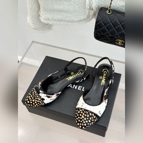 Сандалии CHANEL из серии «Double C Pat