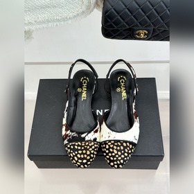 Сандалии CHANEL из серии «Double C Pat