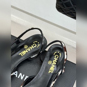 Сандалии CHANEL из серии «Double C Pat