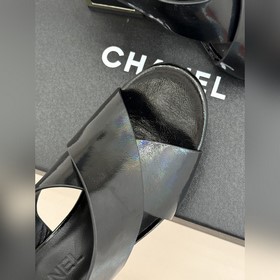 CHANEL — классические сандалии на толс