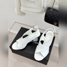 CHANEL — классические сандалии на толс