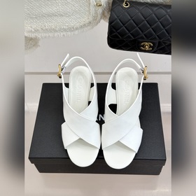 CHANEL — классические сандалии на толс