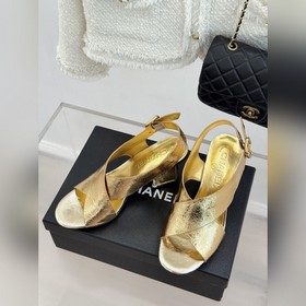 CHANEL — классические сандалии на толс