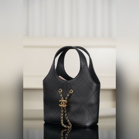 Серия Chanel 26s. Сумка-хобо «Корзинка