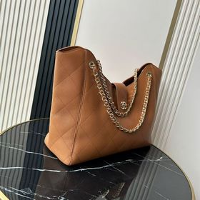 Сумка CHANEL из коллекции «Ранней весн
