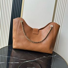 Сумка CHANEL из коллекции «Ранней весн