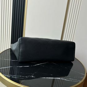 Сумка CHANEL из весенне-летней коллекц