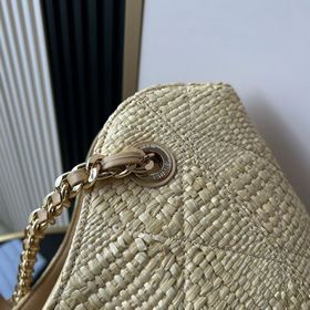 Сумка CHANEL из весенне-летней коллекц