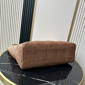 Сумка CHANEL из весенне-летней коллекц