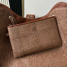 Сумка CHANEL из весенне-летней коллекц