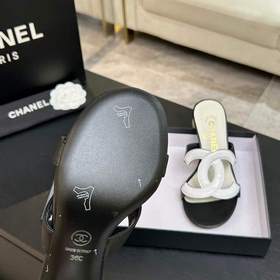 Классические тапочки CHANEL с жемчужны