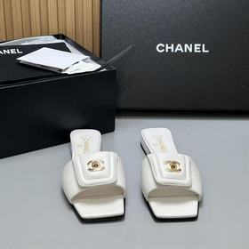 Сандалии CHANEL с квадратным носком и