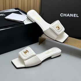 Сандалии CHANEL с квадратным носком и 