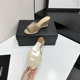 Chanel 2026 — незаменимый элемент осен