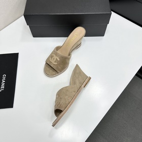 Chanel 2026 — незаменимый элемент осен