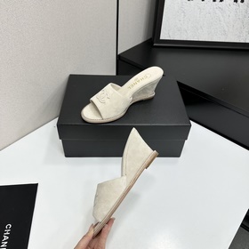 Chanel 2026 — незаменимый элемент осен