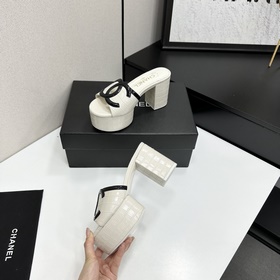 Chanel 2026 — незаменимый элемент осен