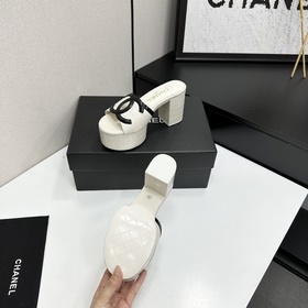 Chanel 2026 — незаменимый элемент осен