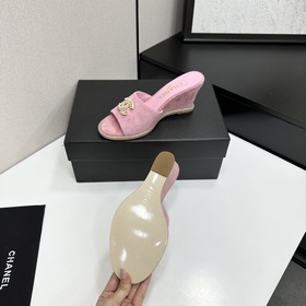 Chanel 2026 — незаменимый элемент осен