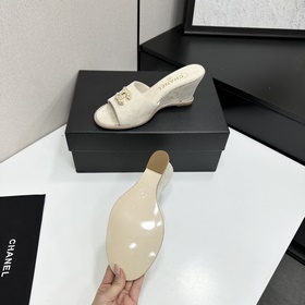 Chanel 2026 — незаменимый элемент осен